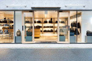 4_HEAD-PORTER-store-Osaka-Japan-300x200.jpg