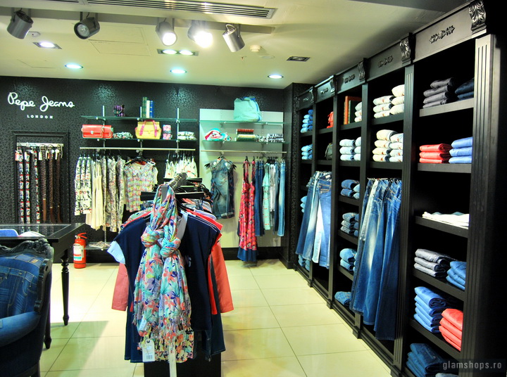 56_Collective-multi-brand-store-Bucharest-17.jpg
