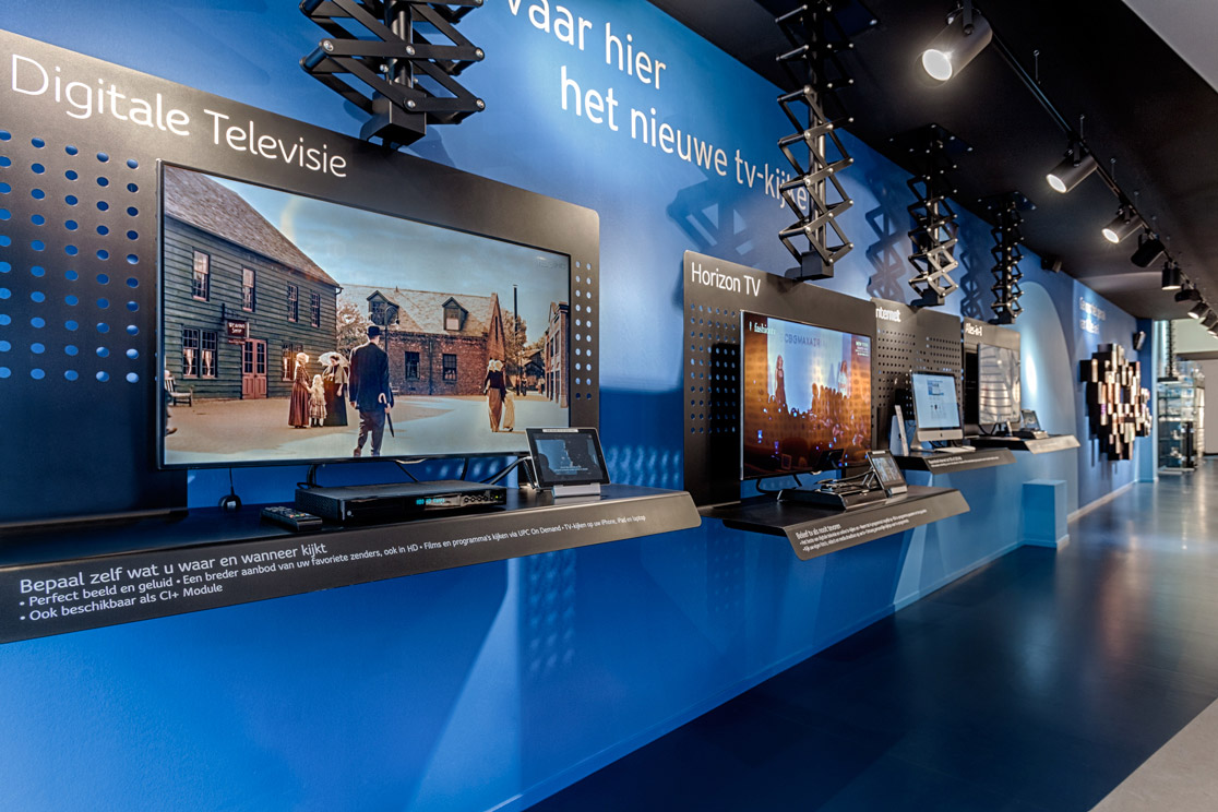 upc-telecom-store-interior-design-eindhoven-display-televisions (1).jpg
