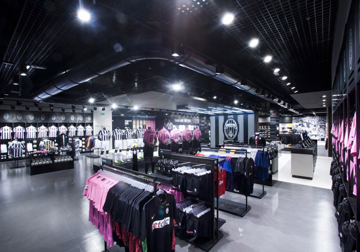 35_Juventus-store-by-Lisa-Rambaldi-Turin-02.jpg