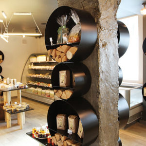18_BIOSTORIA-natural-products-store-by-FRISHMANN-Moscow-300x300.jpg