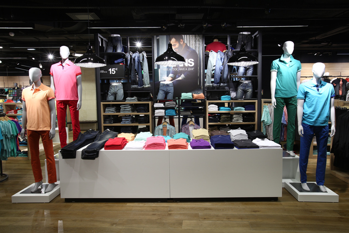 25_LA-HALLE-flagshipstore-by-SUPERBRAND-Paris-France-06-.jpg