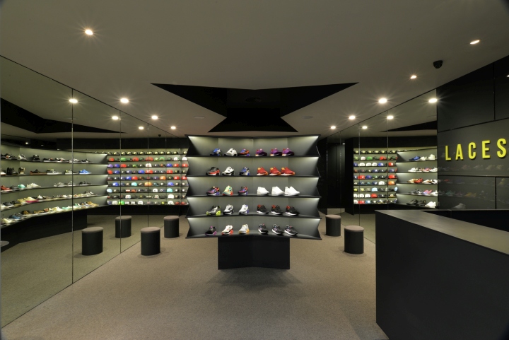 27_LACES-Shoe-Store-by-CoA-Arquitectura-Zapopan-Mexico-02.jpg