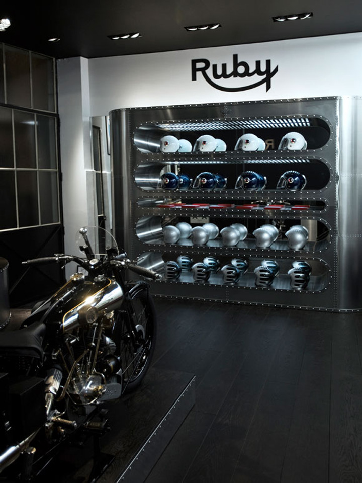 21_Les-Ateliers-Ruby-flagship-store-Paris-02.jpg