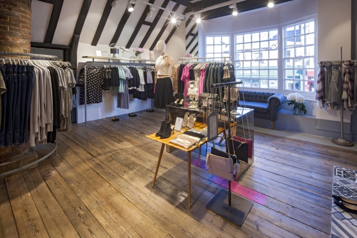 20_Little-House-of-Oasis-store-by-Dalziel-Pow-Farnham-United-Kingdom04.jpg