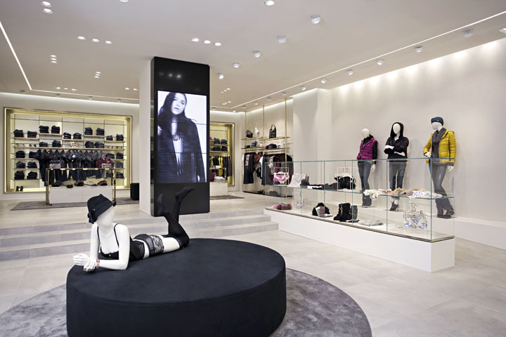 45_LIU-JO-store-by-Christopher-Goldman-Ward-Madrid-Spain-01-.jpg