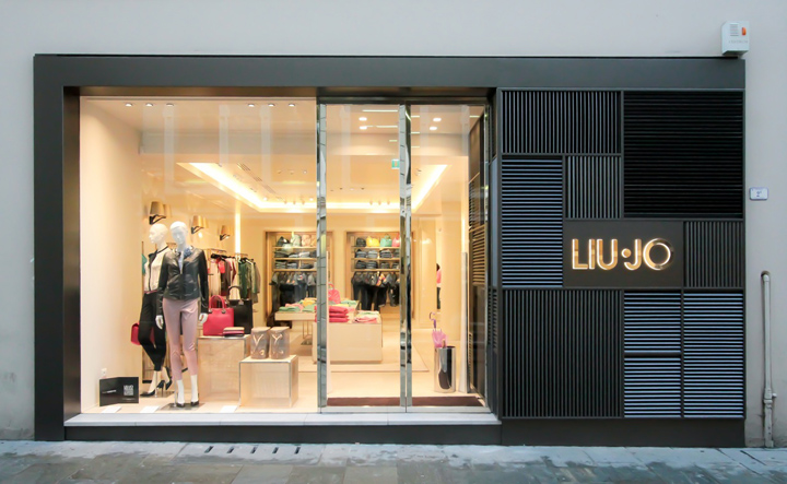 8_LIU-JO-store-Christopher-Goldman-Ward-Reggio-Emilia-Italy.jpg