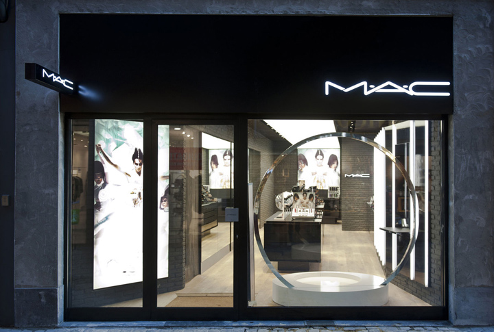 17_MAC-Cosmetics-store-by-Pinkeye-Liege-07.jpg