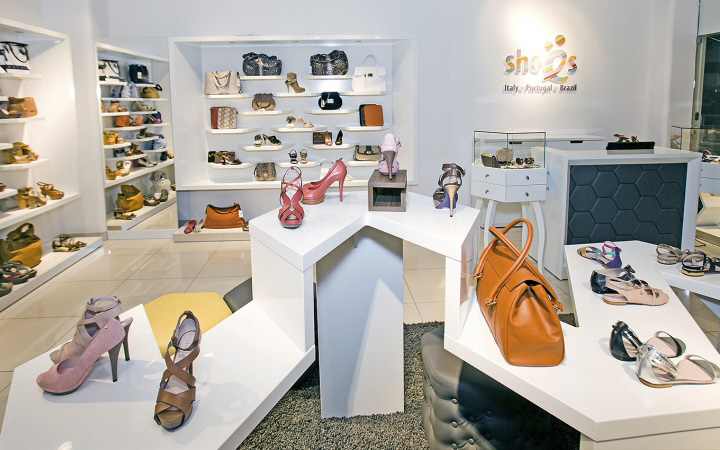 29_SHOES-RU-concept-store-by-A-D-design-Vladimir-Russia-03.jpg