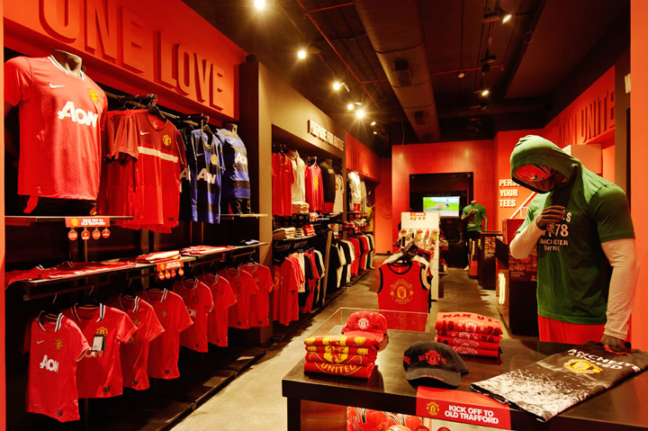 18_Manchester-United-store-Mumbai-02.jpg