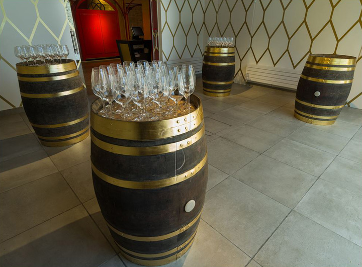 20_Marques-de-Riscal-flagship-store-by-Marketing-Jazz-Alava-Spain-11.jpg