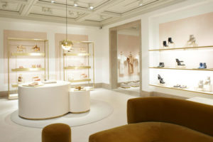 8_Chloe-Boutique-at-Saint-Honore-Paris-300x200.jpg