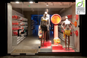 7_Calzedonia-windows-2014-Summer-Paris-France-300x200.jpg