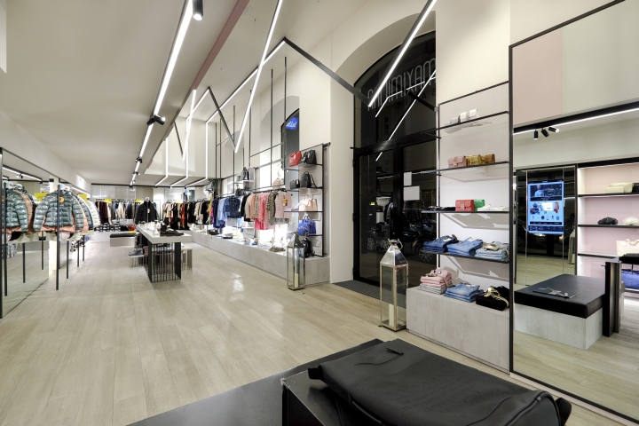 22_MAXIMILIAN-Basic-store-by-Bartolini-Lanzi-Architects-Merano-Italy03.jpg