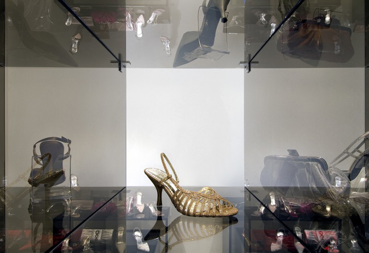 21_Menbur-and-Pilar-Abril-store-by-A-D-design-Warsaw-08.jpg