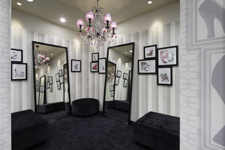 19_MIRADA-ROYAL-store-by-Ichiro-Nishiwaki-Design-Office-Kyoto-Japan-10.jpg