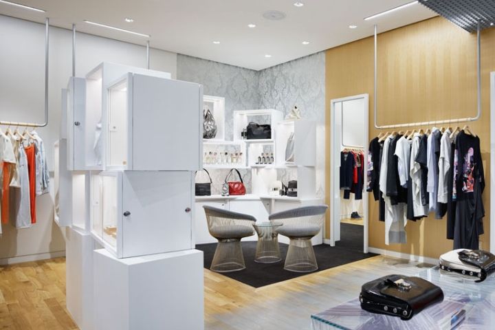 12_mm6-store-Tokyo-Japan01.jpg