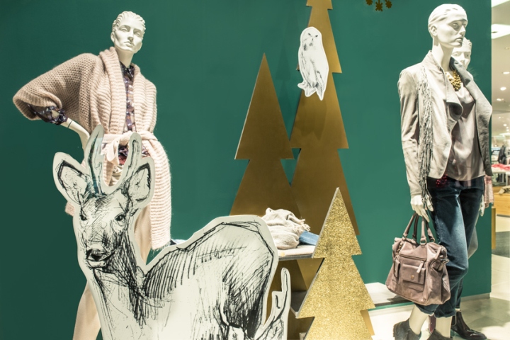 29_Modehaus-Zinser-XMAS-2015-Windows-by-DESIGNPLUS-Germany-04.jpg