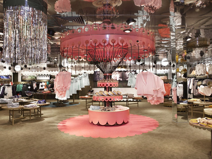 21_Monki-store-by-Electric-Dreams-London-02.jpg