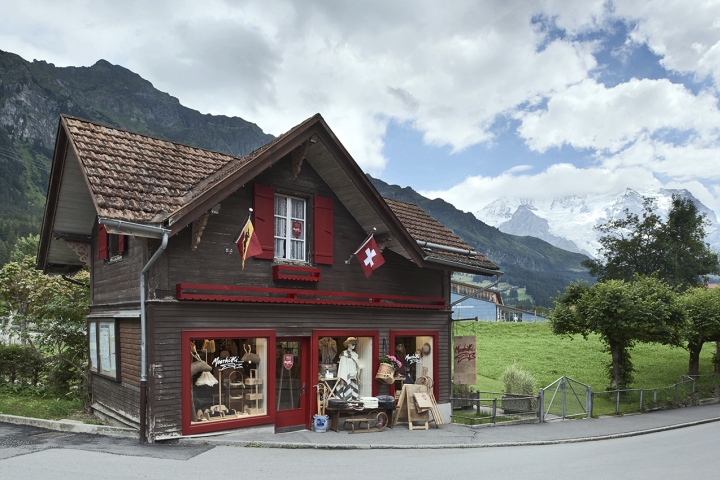 25_Moorhüttli-store-by-Dioma-Wengen-Switzerland09.jpg