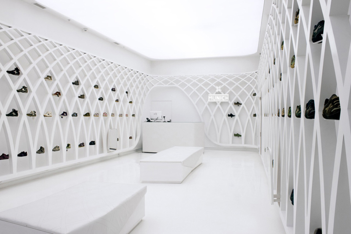 20_Munich-flagship-store-by-DearDesign-Santiago-02.jpg