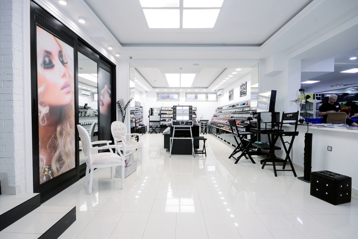 10_NYX-Corner-Store-by-Expansion-Studio-Alexandar-Cosmetics-Novi-Sad-Serbia.jpg