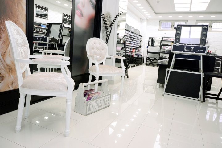 19_NYX-Corner-Store-by-Expansion-Studio-Alexandar-Cosmetics-Novi-Sad-Serbia-06.jpg