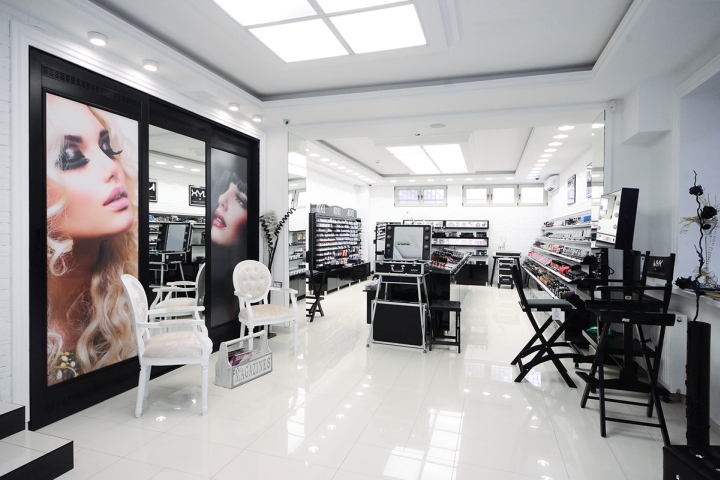 20_NYX-Corner-Store-by-Expansion-Studio-Alexandar-Cosmetics-Novi-Sad-Serbia-05.jpg