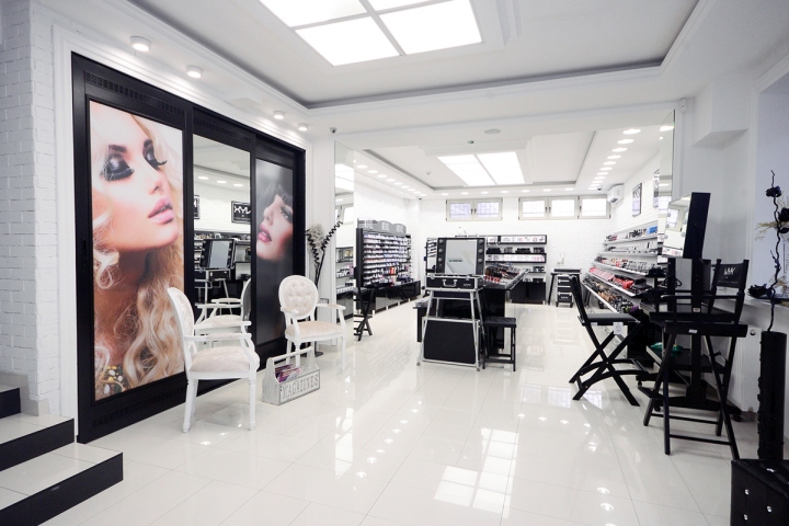 21_NYX-Corner-Store-by-Expansion-Studio-Alexandar-Cosmetics-Novi-Sad-Serbia-04.jpg