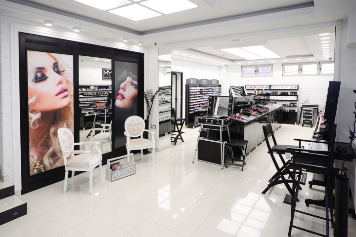 23_NYX-Corner-Store-by-Expansion-Studio-Alexandar-Cosmetics-Novi-Sad-Serbia-02.jpg