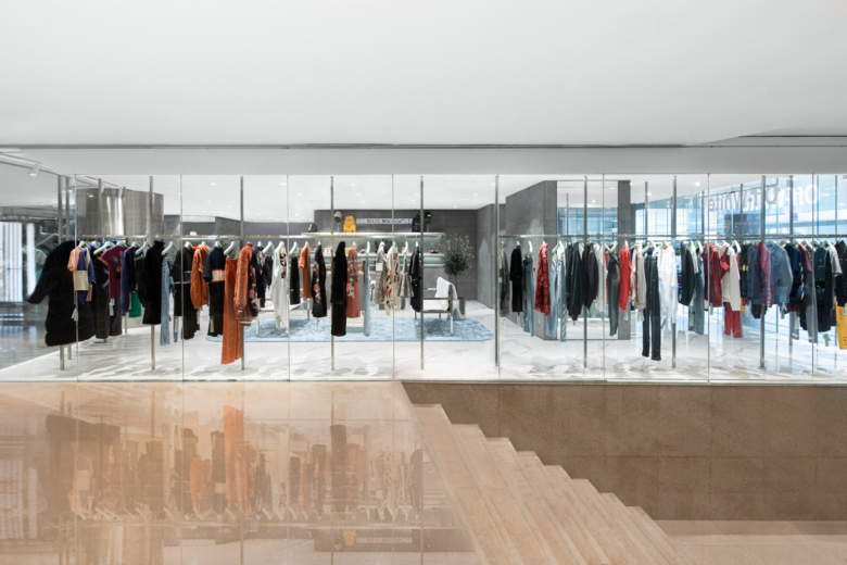 13_Off-White-store-by-IT-04-780x520.png