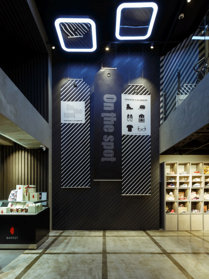 37_On-the-Spot-Store-by-Kiyeni-Taw-Design-Group-Seoul-South-Korea-18.jpg