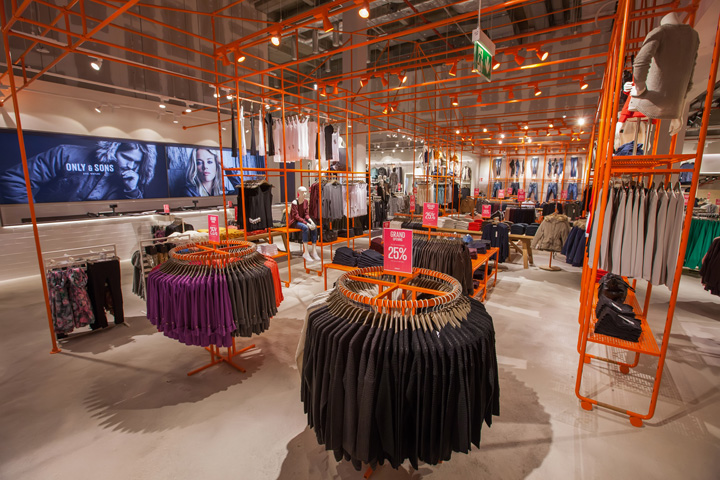 10_ONLY-Flagship-Store-by-Riis-Retail-Dredsen-Germany.jpg