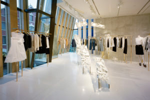 6_Chloe-flagship-store-by-Sophie-HicksTokyo-300x200.jpg
