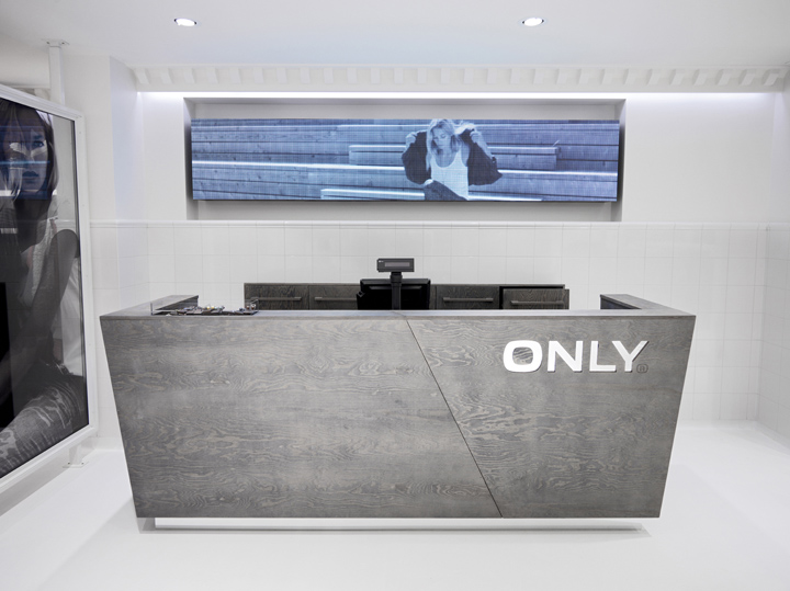 22_ONLY-store-by-Riis-Retail-Oldenburg-Germany-04.jpg