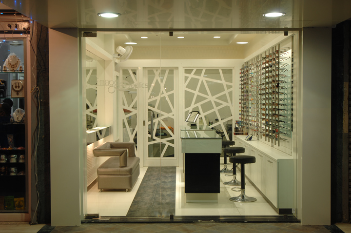 20_Optic-store-by-studio-7-designs-Vadodara-India-07.jpg