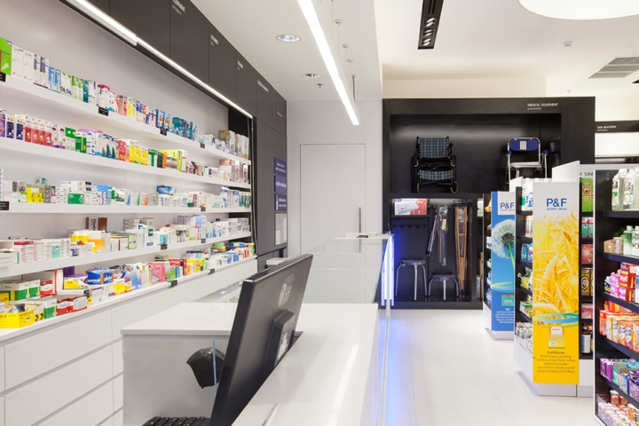 15_PF-Super-Drug-store-by-Whitespace-Bangkok-Thailand-02.jpg