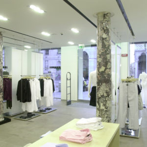 17_Sisley-store-Padua-300x300.jpg