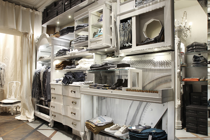 22_Paolo-Pecora-flagship-store-by-studioliquido-Milan-08.jpg