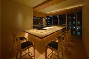 8_Nakayama-sushi-restaurant-by-TO-Inc-Tokyo-Japan-300x200.jpg