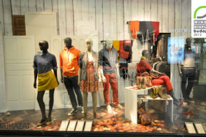 7_Springfield-window-displays-Autumn-2012-Budapest-300x200.jpg