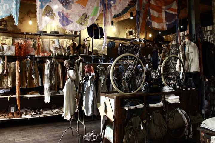 14_Ultrabox-Pop-Up-store-Recession-Pietrasanta-04.jpg