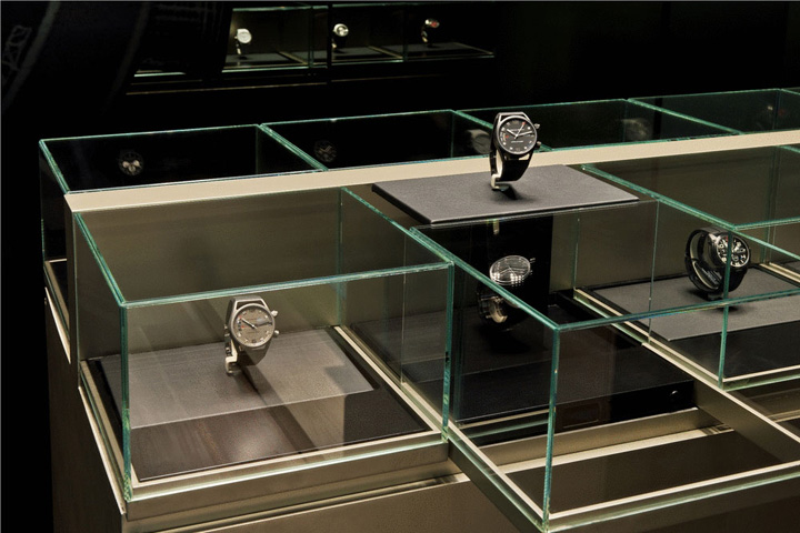 21_Porsche-Design-Store-Singapore-04.jpg