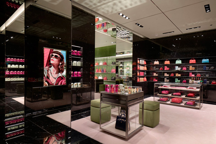 19_Prada-flagship-store-by-Roberto-Baciocchi-Dubai-02.jpg