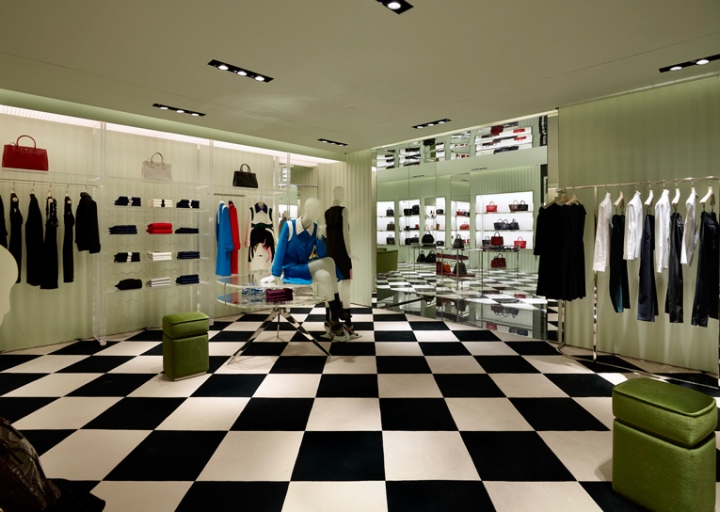14_Prada-Store-by-Roberto-Baciocchi-St-Petersburg-Russia-04.jpg