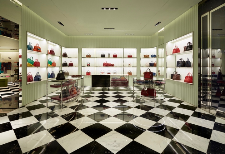 16_Prada-Store-by-Roberto-Baciocchi-St-Petersburg-Russia-02.jpg