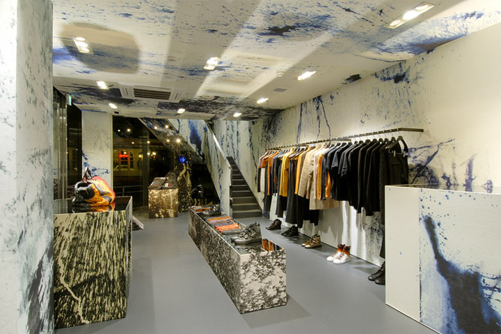 7_Raf-Simons-flagship-store-Tokyo.jpg