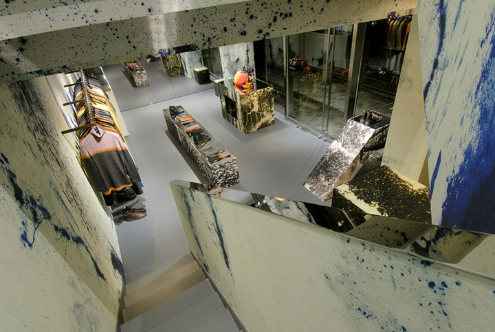 14_Raf-Simons-flagship-store-Tokyo-03.jpg