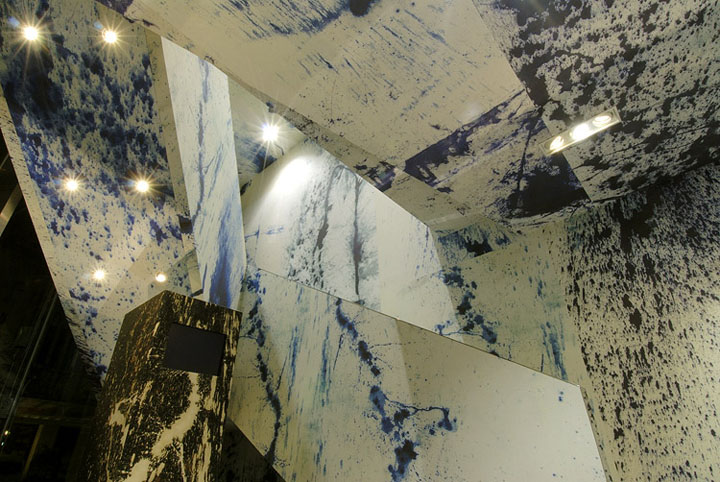 15_Raf-Simons-flagship-store-Tokyo-04.jpg