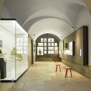 22_Santo-Antonio-Museum-by-Site-Specific-Arquitectura-P-06-ATELIER-Lisboa-Portugal-300x300.jpg
